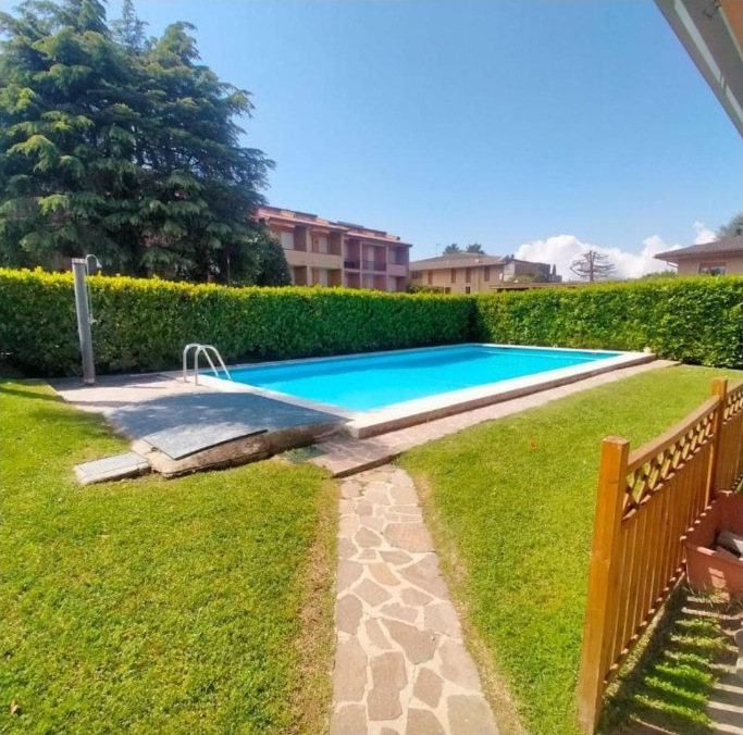 Garten und Pool